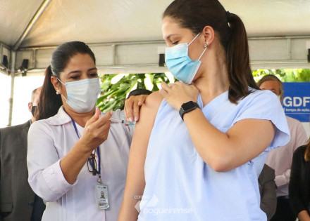 vacinacao-contra-a-covid-19-ja-teve-inicio-em-quase-todo-o-pais-correio-nogueirense