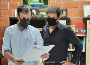 vice-prefeito-adezio-dias-entrega-reivindicacoes-sobre-estradas-rurais-ao-der-correio-nogueirense