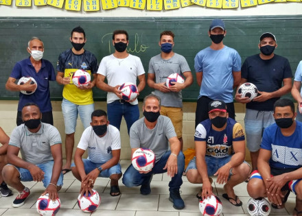 secretaria-de-esportes-de-engenheiro-coelho-se-reune-com-times-de-futebol-da-cidade-correio-nogueirense