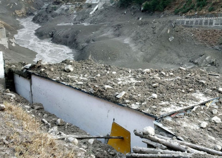 sobe-para-19-numero-de-mortos-apos-rompimento-de-geleira-na-india-correio-nogueirense