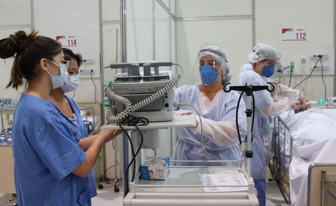 enfermeiros_em_hospital_de_campanha
