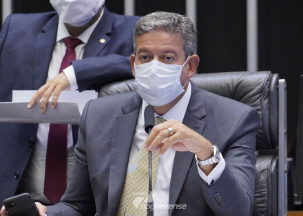 aprovado-texto-base-de-projeto-que-permite-empresas-comprarem-vacinas-correio-nogueirense