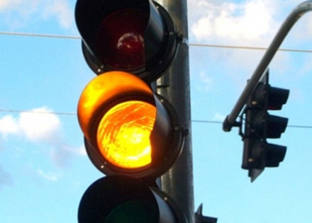 cicinho-solicita-manter-semaforos-em-estado-de-atencao-amarelo-no-periodo-noturno-em-artur-nogueira-correio-nogueirense