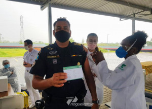 gms-e-agentes-de-transito-de-artur-nogueira-sao-vacinados-contra-a-covid-19-correio-nogueirense