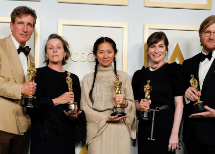 nomadland-sobreviver-na-america-leva-3-principais-premios-do-oscar-correio-nogueirense