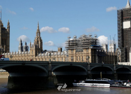 premie-britanico-lanca-programa-de-testagem-em-massa-para-reabertura-correio-nogueirense