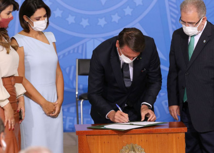 bolsonaro-sanciona-lei-que-amplia-o-teste-do-pezinho-no-sus-correio-nogueirense