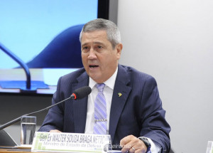 braga-netto-nega-existencia-de-leitos-ociosos-em-hospitais-militares-correio-nogueirense