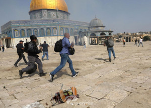 confronto-em-jerusalem-deixa-mais-de-300-feridos-em-mesquita-correio-nogueirense