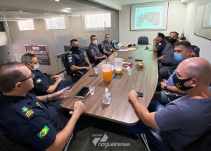 gm-de-artur-nogueira-se-reune-com-policiais-de-santa-barbara-para-aprimorar-combate-a-criminalidade-correio-nogueirense
