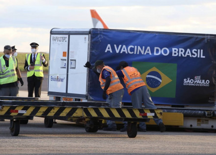 Vacinacao-Brasil-1140x694