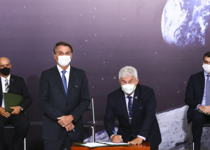 assinatura-programa-nasa-artemis_1mcamgo_abr_150620211818-14_0