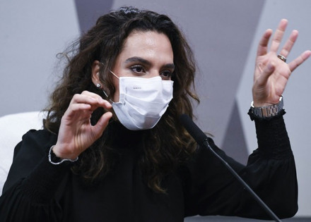 discutir-cloroquina-e-escolher-de-que-borda-da-terra-plana-a-gente-vai-voar-afirma-medica-a-cpi-correio-nogueirense