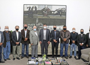 prefeito-de-holambra-e-vereadores-vao-ao-estado-por-mais-investimentos-e-vacinas-correio-nogueirense