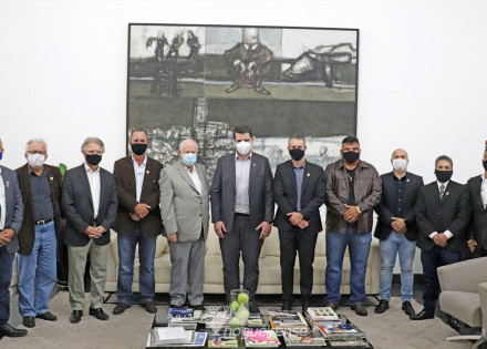 prefeito-de-holambra-e-vereadores-vao-ao-estado-por-mais-investimentos-e-vacinas-correio-nogueirense