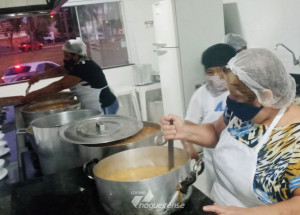 prefeitura-e-paroquia-distribuem-130-sopas-solidarias-para-populacao-carente-correio-nogueirense-capa