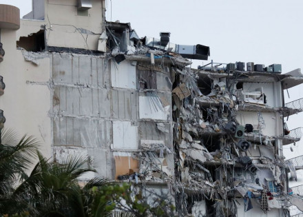 2021-06-24t111516z_874800582_rc2y6o9qe3vn_rtrmadp_3_miami-building