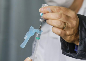 artur-nogueira-recebe-2-672-doses-da-vacina-contra-a-covid-19-correio-nogueirense