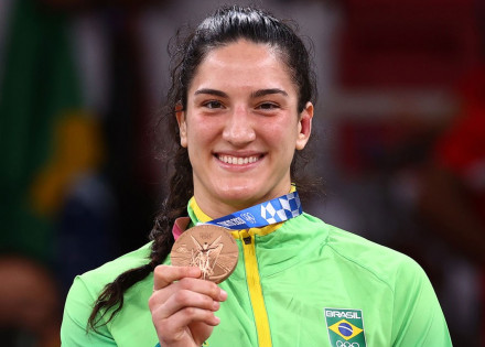 mayra-aguiar-conquista-bronze-no-judo-na-olimpiada-de-toquio-correio-nogueirense