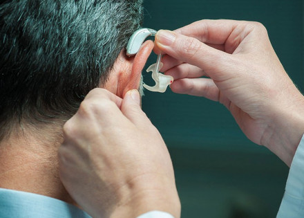 projeto-permite-deducao-de-gasto-com-aparelho-auditivo-no-imposto-de-renda-correio-nogueirense