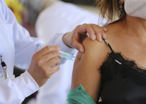 saude-covid-19-40-milhoes-de-pessoas-estao-totalmente-imunizados-no-pais-correio-nogueirense