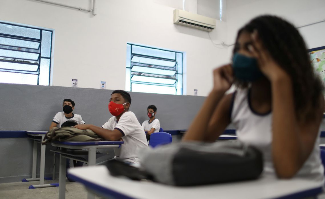 2020-11-24t173835z_99850214_rc2t9k97tap0_rtrmadp_3_health-coronavirus-brazil-schools