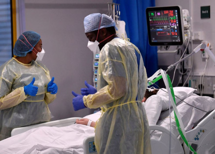 2021-04-06t234132z_1_lynxmpeh351le_rtroptp_4_health-coronavirus-brain