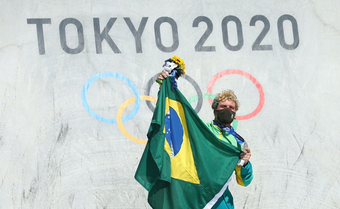 2021-08-05t044327z_1067764635_sp1eh850d4bs9_rtrmadp_3_olympics-2020-skb-m-park-medal1