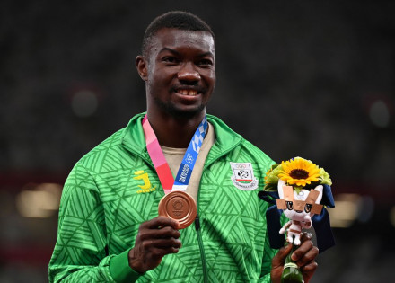 2021-08-05t100828z_1532332550_rc2yyo9w2o8u_rtrmadp_3_olympics-2020-ath-m-trpljump-medal1