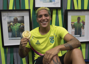 ana_marcela_ouro_maratona_aquatica_toquio