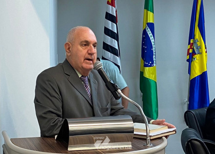 iluminacao-de-artur-nogueira-esbarra-em-luzes-acesas-durante-o-dia-e-apagadas-durante-a-noite-e-atendimento-precario-por-parte-de-consorcio-correio-nogueirense