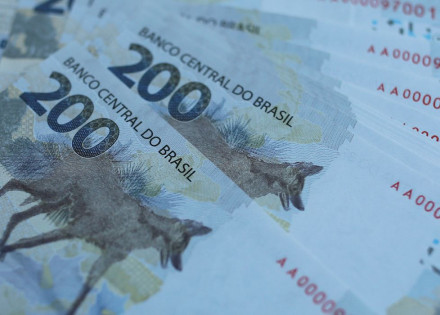 2020-09-02t180838z_568741666_rc2iqi9e4due_rtrmadp_3_brazil-economy-banknote