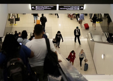 2021-05-24t190917z_1_lynxnpeh4n10j_rtroptp_4_health-coronavrius-usa-airlines