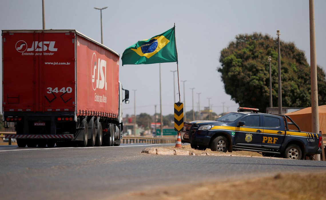 2021-09-09t165105z_813158430_rc2amp9h6nuq_rtrmadp_3_brazil-truckers