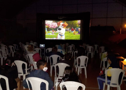 estudantes-municipais-participam-de-noite-gratuita-de-cinema-em-artur-nogueira-correio-nogueirense-1