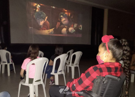 estudantes-municipais-participam-de-noite-gratuita-de-cinema-em-artur-nogueira-correio-nogueirense