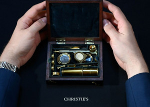 2021-10-16t041551z_1594830321_rc2s9q9k7bg1_rtrmadp_3_auction-darwin-microscope