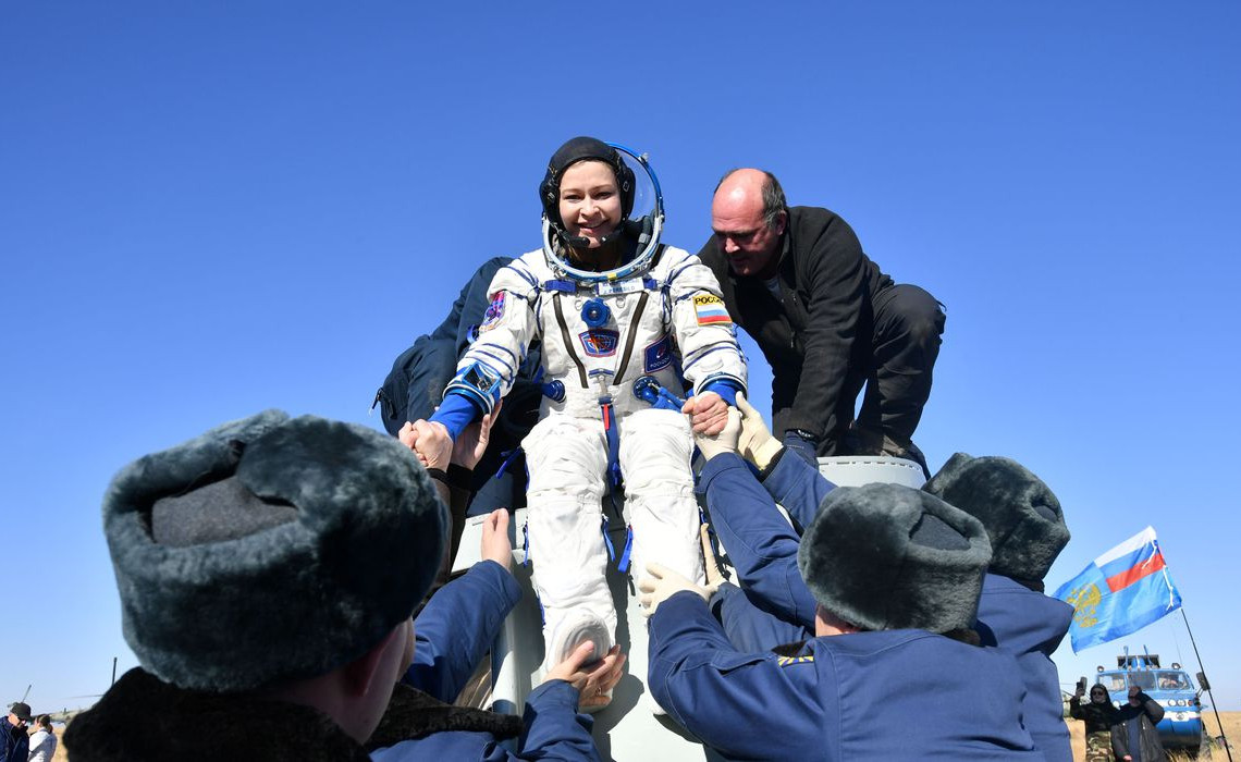 2021-10-17t143934z_1737871892_rc2hbq91m5y9_rtrmadp_3_space-exploration-russia-movie-landing