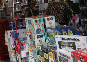 movimento_de_vendas_de_brinquedos_para_o_dia_das_criancas_comercio_varejista_nas_ruas_do_polo_saara_centro_do_rio_de_janeiro_ffraz_abr_100720210102