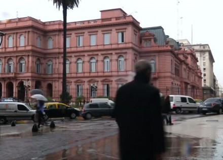 2018-05-08t191132z_1_lva0038f0f60z_rtrwnev_e_2186-argentina-peso