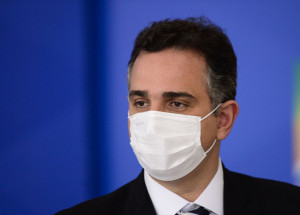 cerimonia-ampliacao-aquisicao-vacinas1_mcamgo_abr_100320211818-14