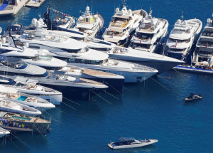 2021-12-07t130625z_1_lynxmpehb60lq_rtroptp_4_saude-covid-ricos-maisricos