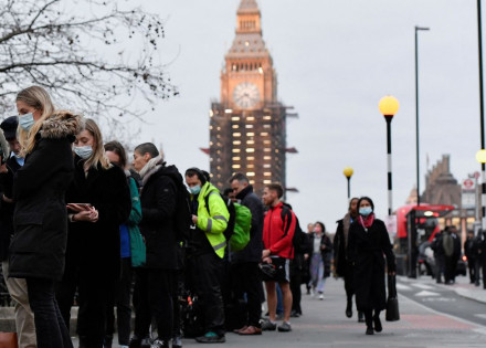 2021-12-14t104400z_419694581_rc28er9s3say_rtrmadp_3_health-coronavirus-britain-queues