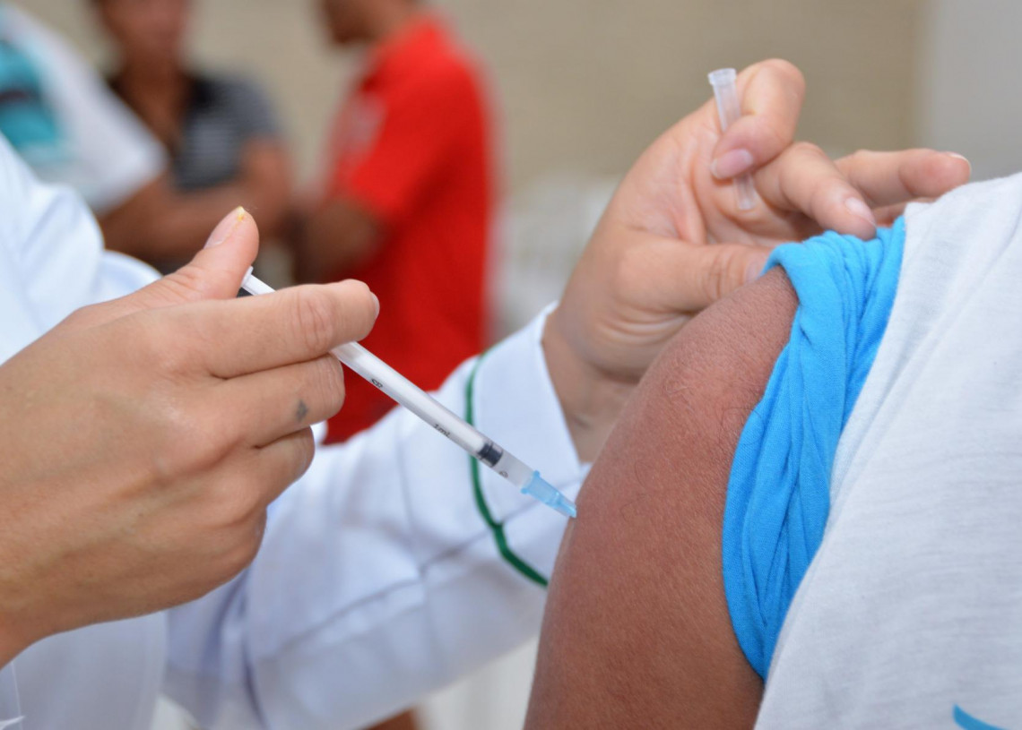 alagoas-ja-vacinou-quase-80-da-populacao-com-a-1-dose-do-imunizante-contra-a-covid-19