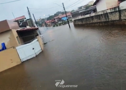 chuva-causa-transtornos-no-bairro-sao-vicente-em-artur-nogueira
