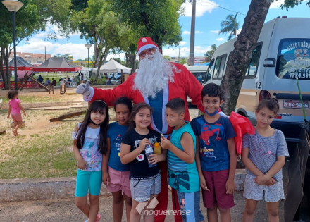 feira-de-domingo-em-artur-nogueira-recebe-a-magia-do-natal-com-visita-do-papai-noel-correio-nogueirense-capa