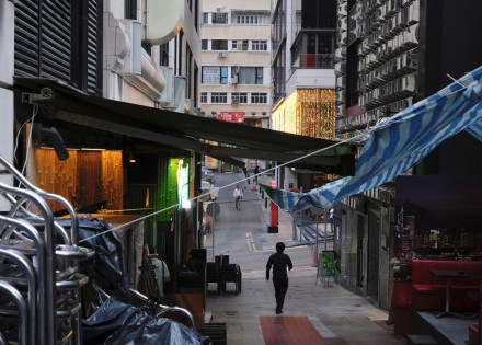 2020-03-23t141841z_1_lynxmpeg2m1eh_rtroptp_4_saude-coronavirus-hongkong-turismo