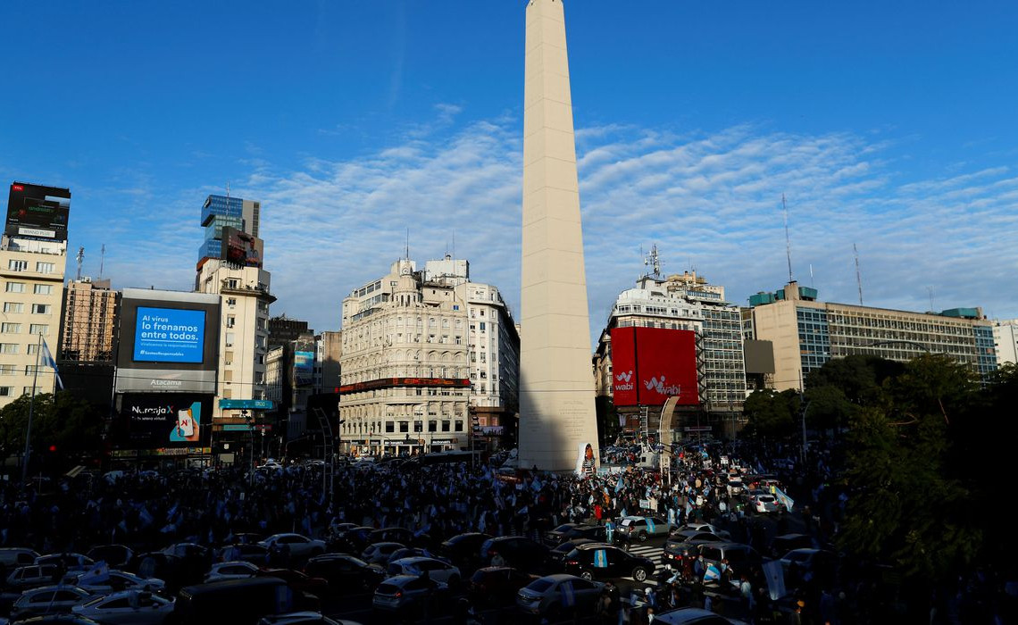 2020-07-13t140237z_1_lynxnpeg6c10n_rtroptp_4_saude-coronavirus-argentina-cemmil