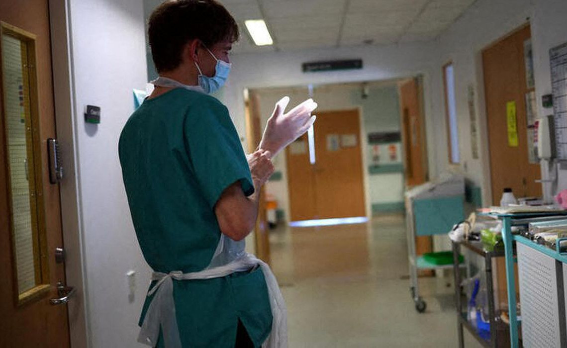 2022-01-07t113900z_1_lynxmpei060f3_rtroptp_3_health-coronavirus-britain-nhs
