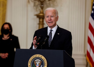 2021-05-17t184059z_1_lynxnpeh4g11e_rtroptp_4_eua-biden-envio-vacinas (1)